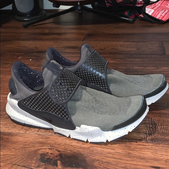 nike sock dart green